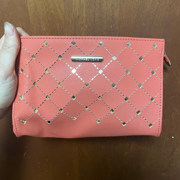 Micahel Kohrs Peach Makeup Bag NWOT - Picture 2 of 5